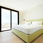 Luxury *****