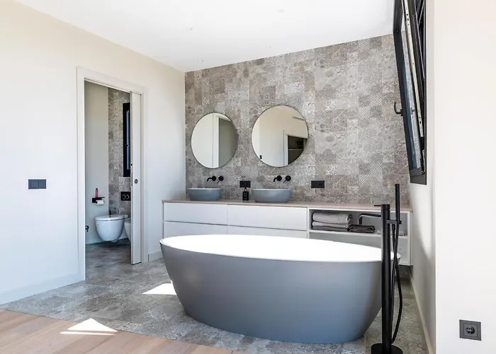 Luxury ***** * بلاتجا ذارو