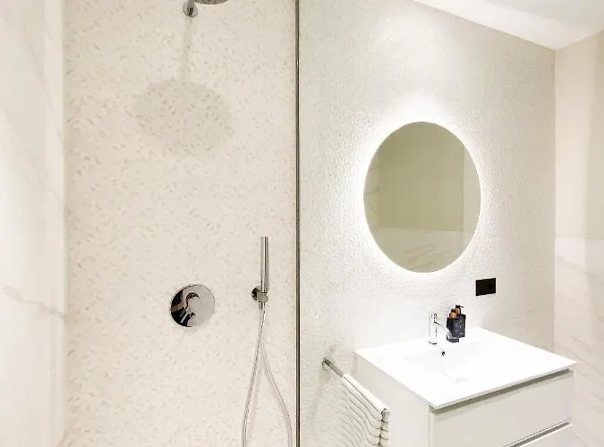 Luxury *****