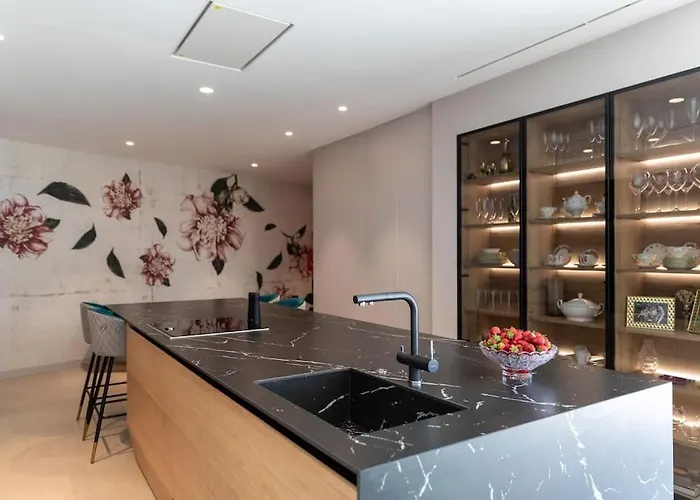 Luxury ***** فيلة بلاتجا ذارو