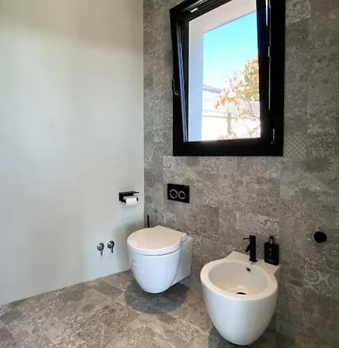 Luxury ***** *