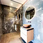 Luxury ***** *