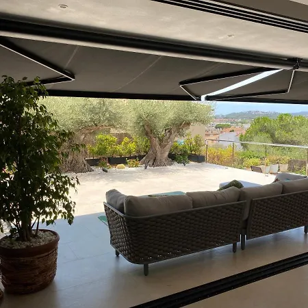 Luxury ***** *