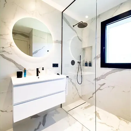 Luxury *****