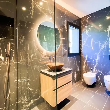 Luxury *****