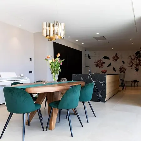 빌라 Luxury ***** *