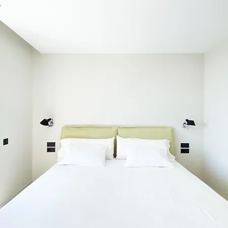 Luxury *****