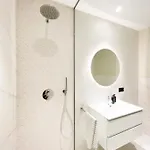 Luxury *****