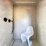Luxury ***** *