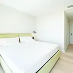 Willa Luxury *****
