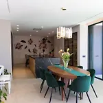 Willa Luxury ***** *