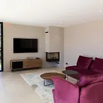 Luxury ***** Willa