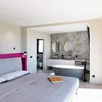 Luxury ***** *