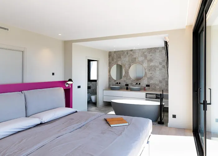 Luxury ***** *