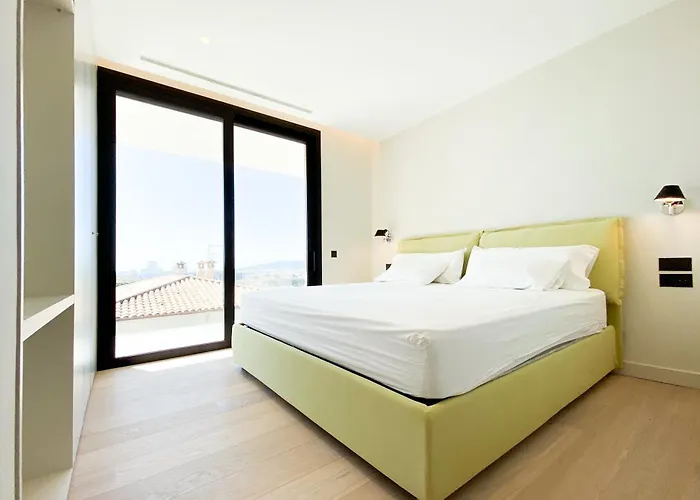 Luxury *****